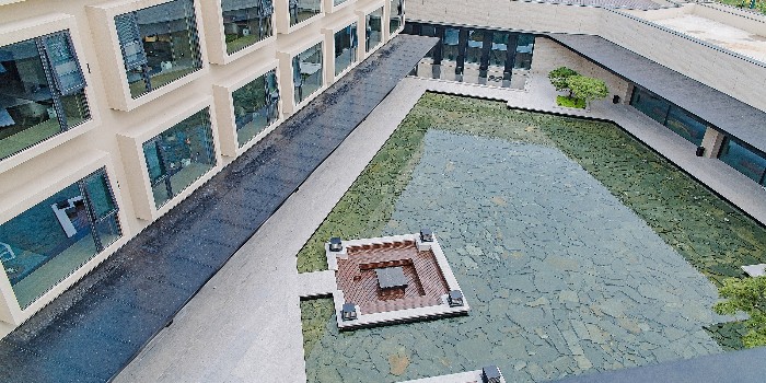 給你一個選擇雨棚鋁單板的理由@中滬世業(yè)