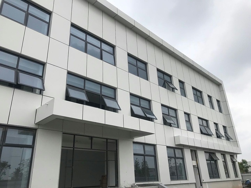 平板鋁單板多少錢一平方？