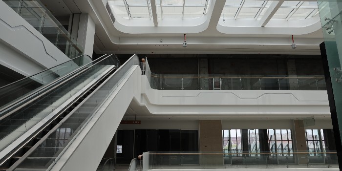 造型鋁單板在鋁單板生產(chǎn)廠家如何形成不同的藝術(shù)造型？