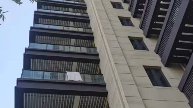 陽臺(tái)40?40白色方通@中滬世業(yè)