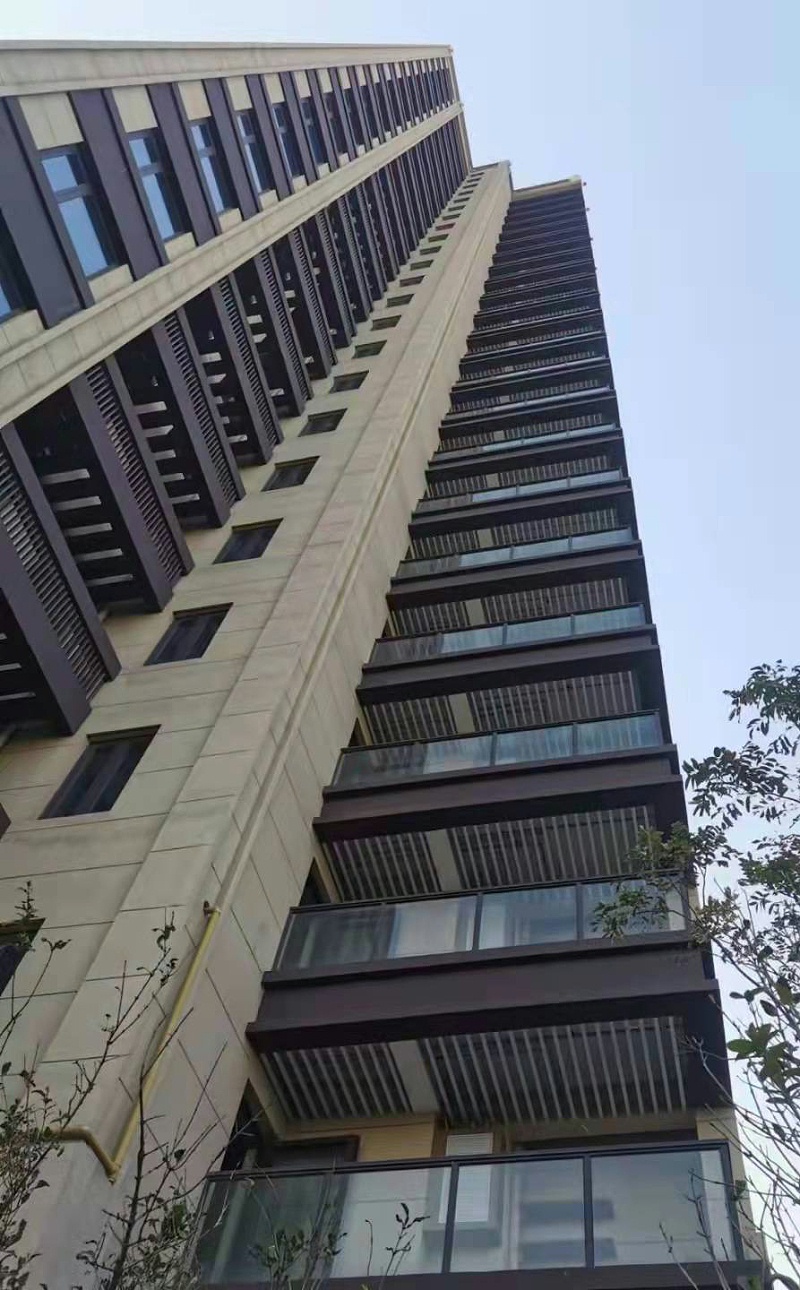 陽臺40?40白色方通@中滬世業