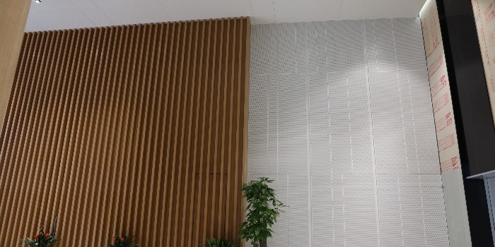 鋁單板廠家哪家好？中滬世業(yè)24年老品牌服務(wù)更好