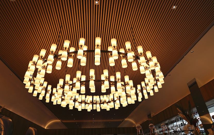 無錫鳳賓路萬科項(xiàng)目吊頂鋁方通案例