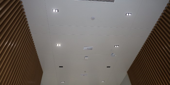 鋁單板廠家哪里找？避免小車間式生產廠家